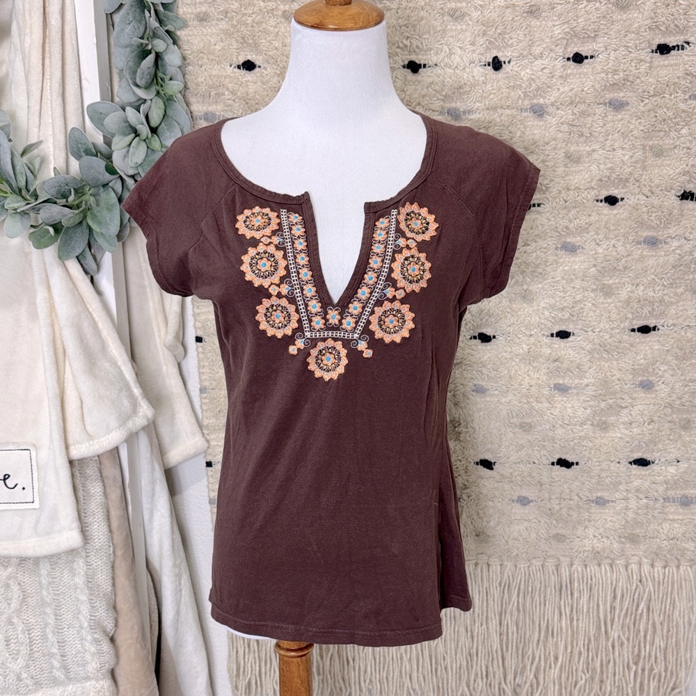 Energie Brown vneck Top with Floral Embroidery size XL